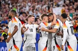 lol季中赛-德国队横扫瑞典队，张本智和状态火热