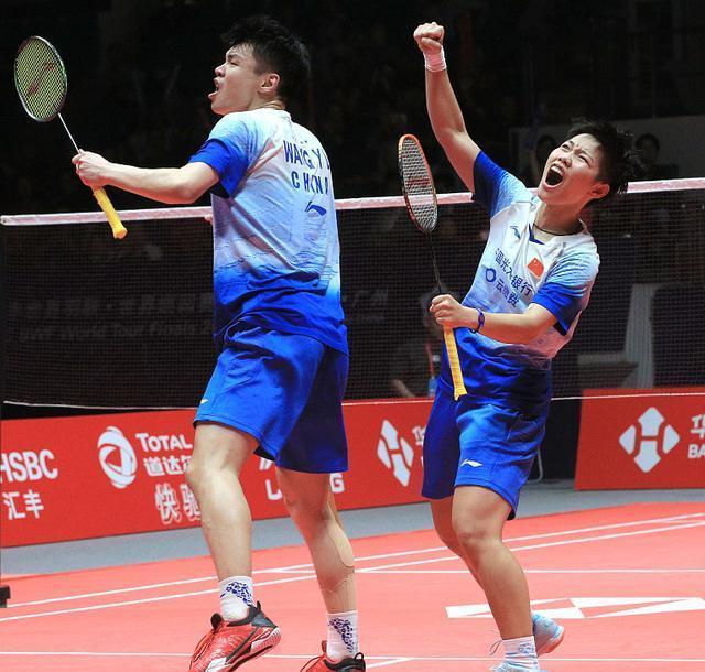 泰国队逆转丹麦队，黄鸭组合统治全场